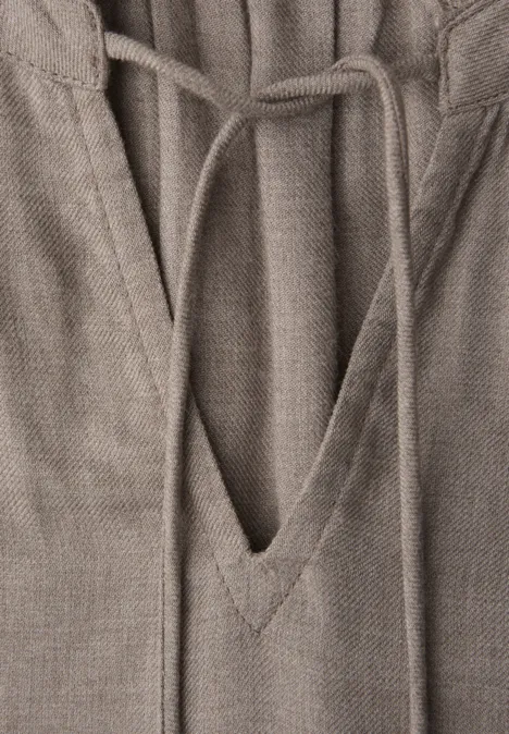 Bluse mit Rüschendetail light terra mocha mel.