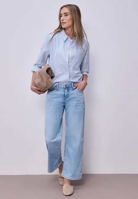 Bluzka koszulowa z kołnierzykiem koszuli i nadrukiem na plecach original blue Bluzka koszulowa z kołnierzykiem koszuli i nadrukiem na plecach original blue