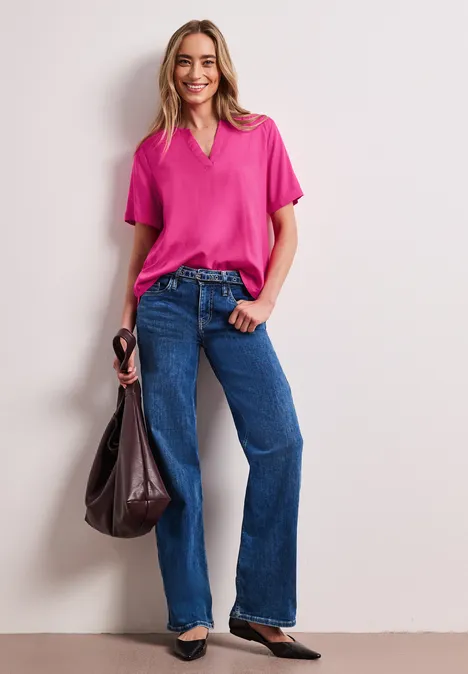 Kurzarm Bluse mit Split Neck in Unifarbe magenta dream