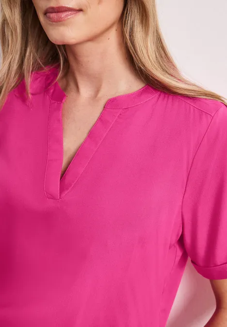 Kurzarm Bluse mit Split Neck in Unifarbe magenta dream