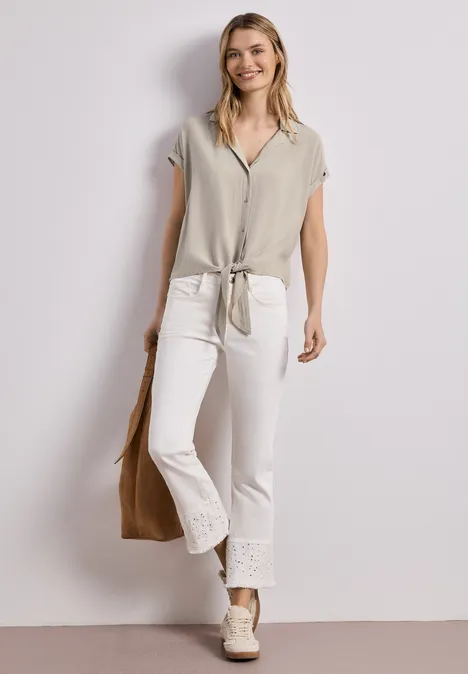 Blouse met overhangende schouders en bowlingkraag timeless beige