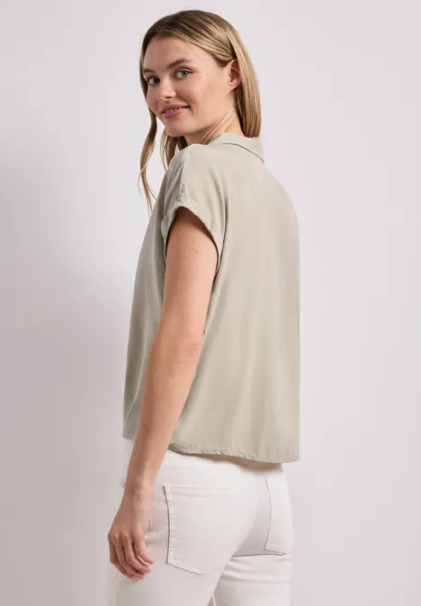 Blouse met overhangende schouders en bowlingkraag timeless beige