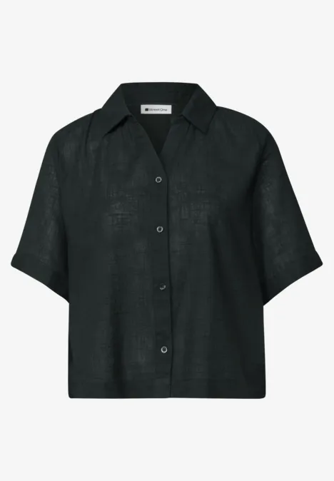 Schwarze Bluse mit kurzen Ärmeln, Kragen und durchgehender Knopfleiste in lockerem Schnitt
