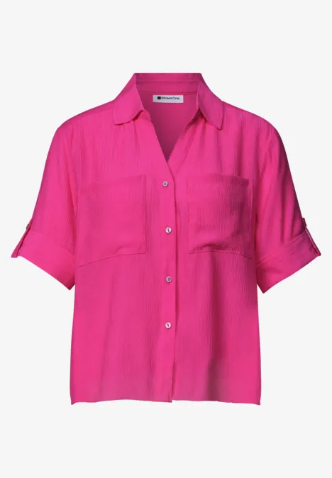 Chemisier à manches courtes à revers magenta dream Chemise légère fuchsia à manches courtes, boutons devant et poches poitrine.
