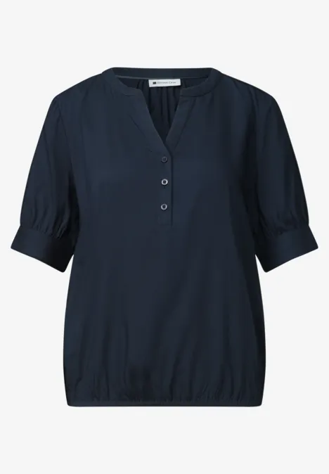 Dunkelblaue Damenbluse mit kurzem Arm und V-Ausschnitt mit Knopfleiste