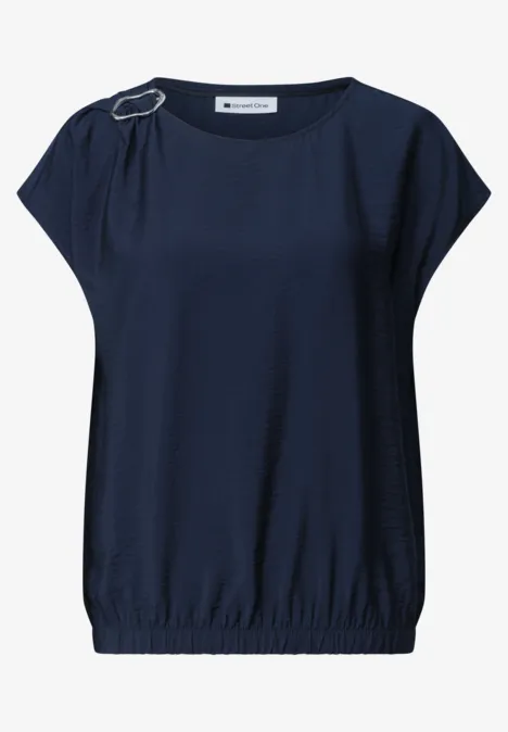 Dunkelblaues Damen-Shirt mit Deko-Ring an der Schulter und elastischem Saum