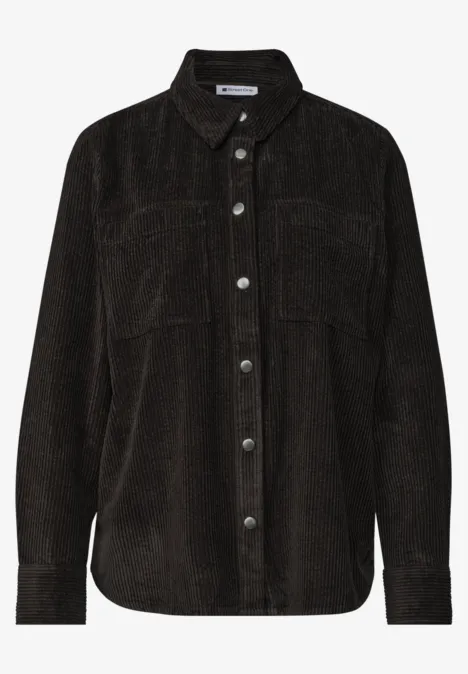 Corduroy overhemd met lange mouwen en knopen black coffee Dunkelschwarze Cord-Hemdjacke mit Knopfleiste und aufgesetzten Brusttaschen.