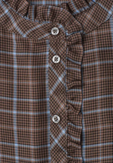 Langarm Bluse mit Rüschendetails silk brown Braune karierte Bluse mit hellblauen Linien, Rüschenbesatz und drei weißen Knöpfen im Vorderteil.