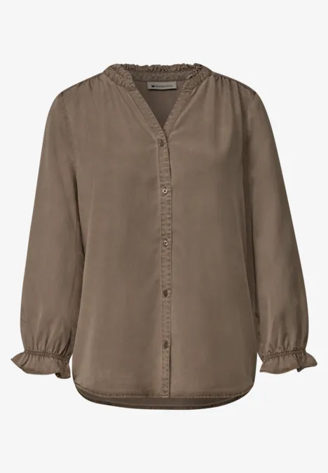Blouse met 3/4-mouwen, split in de hals en ruches saddle brown Braune Damenbluse mit V-Ausschnitt, Knopfleiste und gerafften Ärmeln