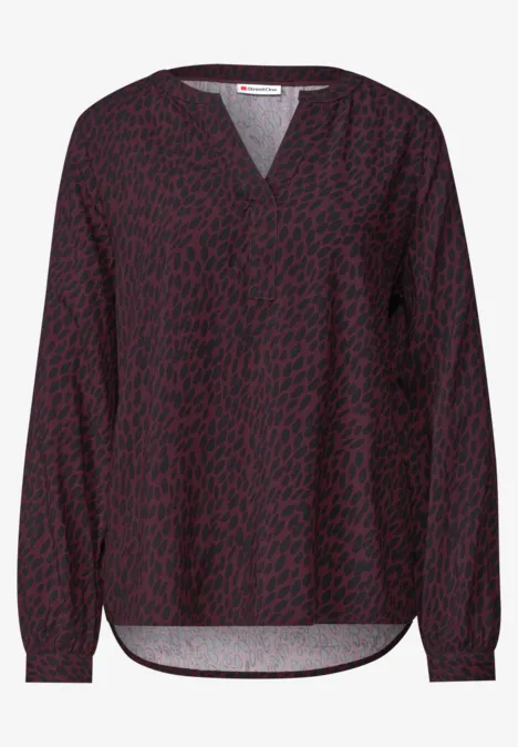 Blouse met lange mouwen, split in de hals en print rustic rouge Donkerrode blouse met lange mouwen, V-hals en subtiel luipaardprintje