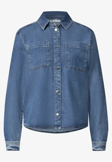 Overhemd met lange mouwen en borstzakken Medium Blue Soft washed Lässiges Jeanshemd mit langen Ärmeln, Knopfleiste und aufgesetzten Brusttaschen.