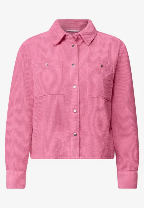 Roze corduroy overshirt met kraag, drukknoopsluiting en opgestikte borstzakken.