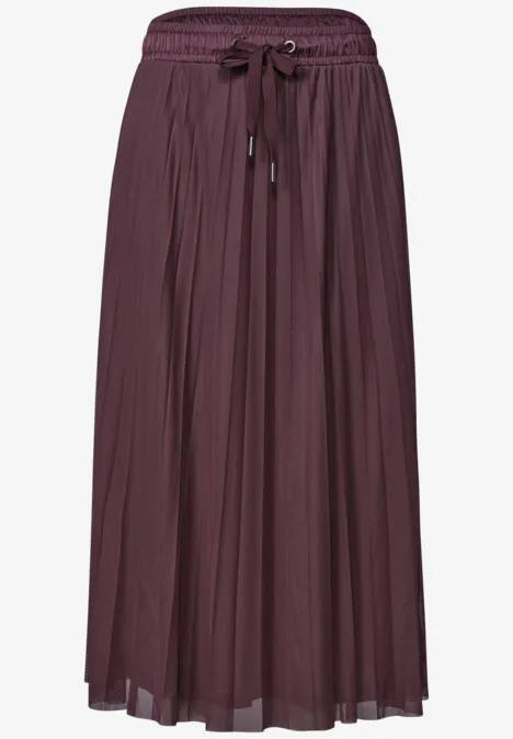 Midirok van mesh met plissé-structuur rustic rouge Plissierter Midi-Rock in dunklem Beerenton mit elastischem Bund und Kordelzug.