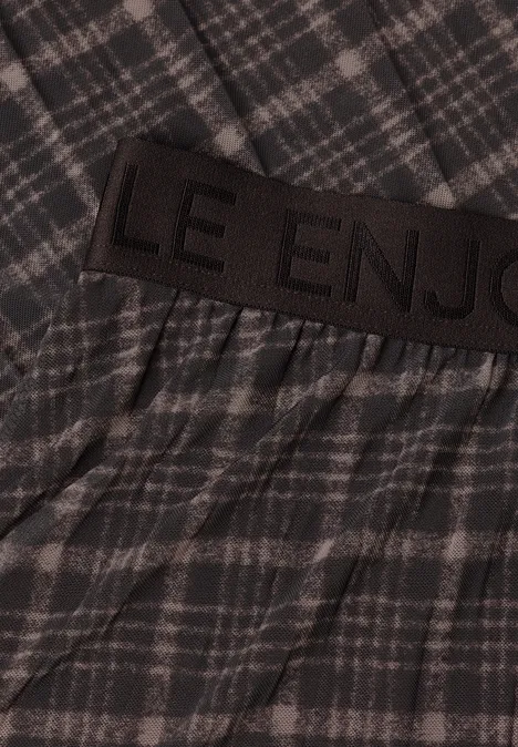 Tissu à carreaux gris foncé avec bande noire et inscription gaufrée 'LE ENJOY'