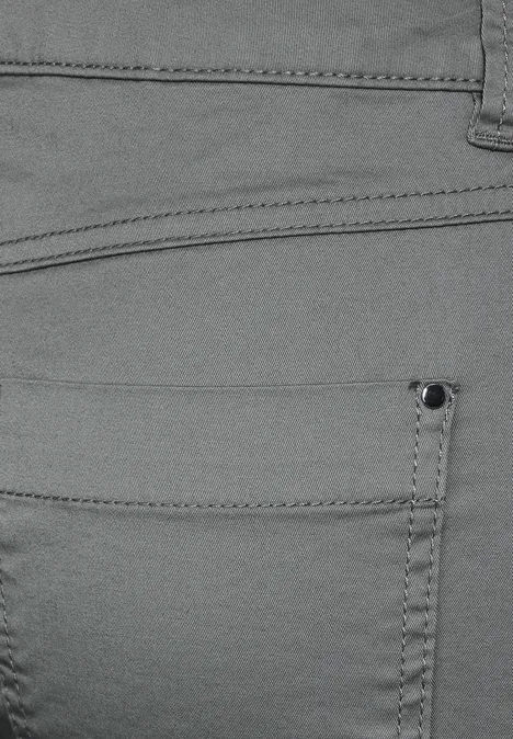 Bermuda Shorts light mud green