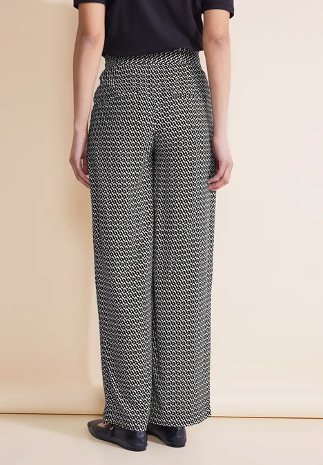 Loose Fit Hose Black