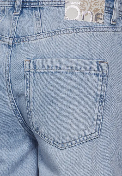 Jean used coupe classique light blue destroyed
