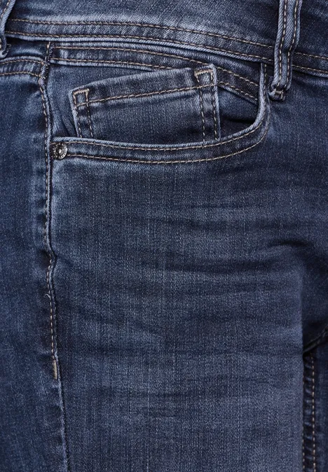 Jeans im Casual Fit authentic indigo wash