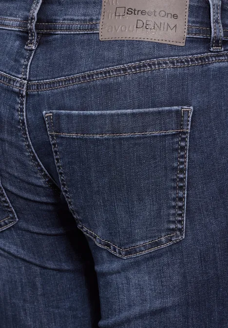Jeans im Casual Fit authentic indigo wash