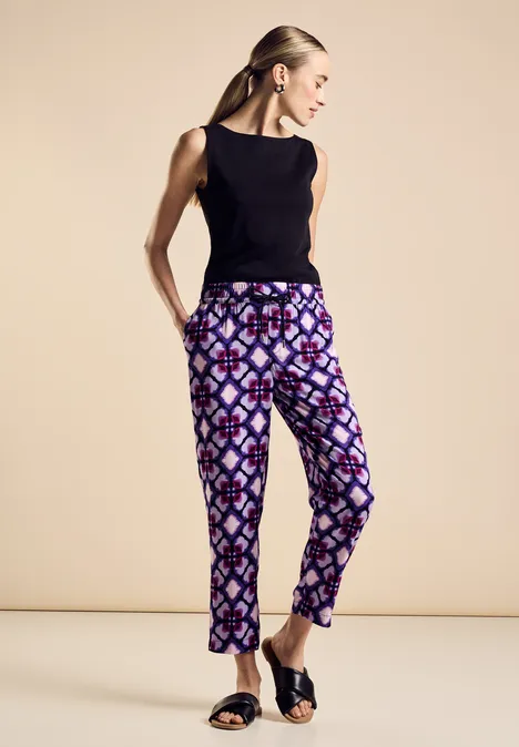 Viskose Hose mit Print bellflower lilac
