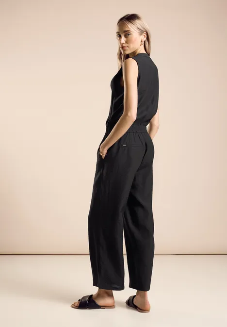 Jumpsuit in Unifarbe Black