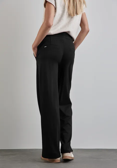 Hose im Casual Fit Black
