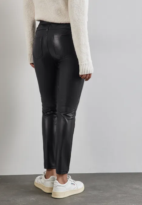 Beschichtete Hose Black