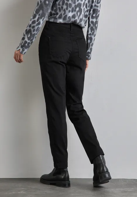 Hose im Slim Fit Black