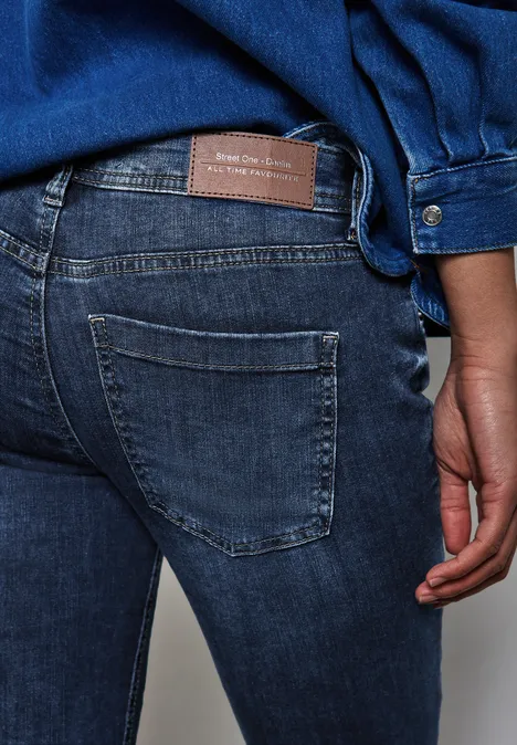 Jeans im Casual Fit Dark Blue Wash