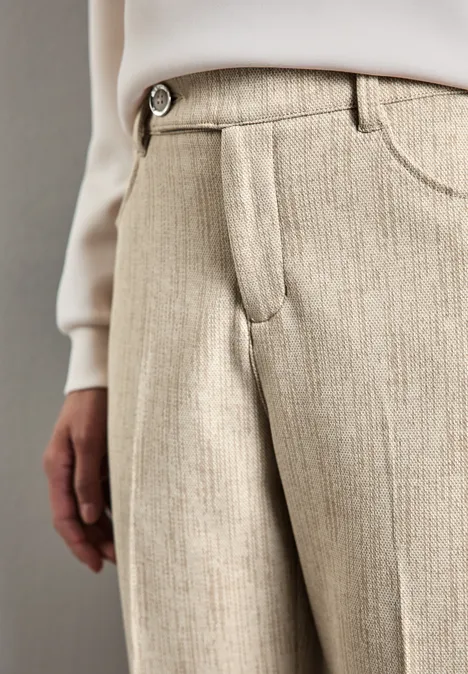 Chino avec détail de boutons honey sand mel.