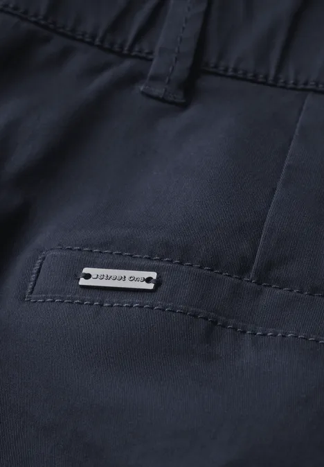 Chino en sergé doux deep blue