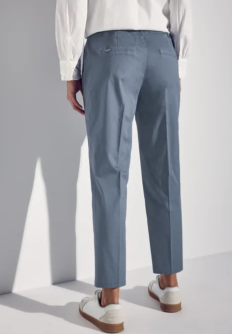 Chino en sergé doux velvet sky blue