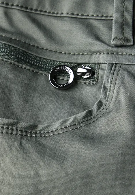 Hose im Casual Fit muse green