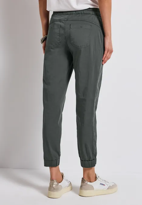 Hose im Loose Fit wither green
