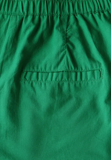 Shorts mit Stickerei glowing green
