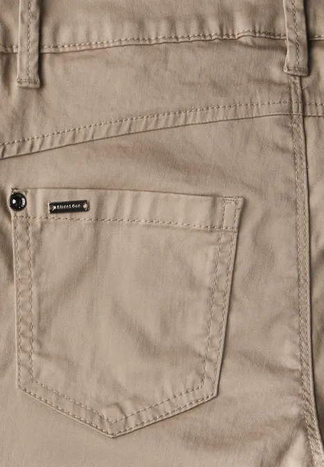 Satin Bermuda mit Zipper safari beige