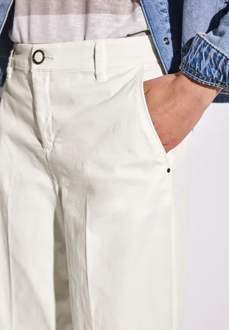 Straight Leg Chino off white