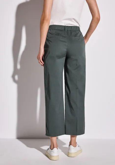 Straight Leg Chino marshy green