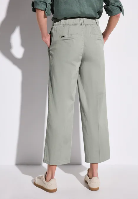 Straight Leg Chino pastel green