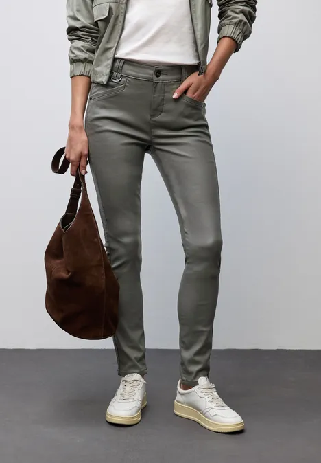 Slim Fit Coated Hose balsam green
