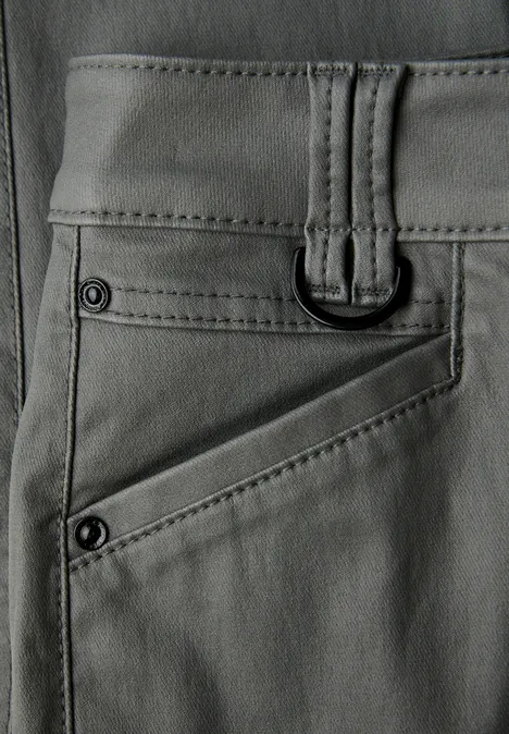 Slim Fit Coated Hose balsam green