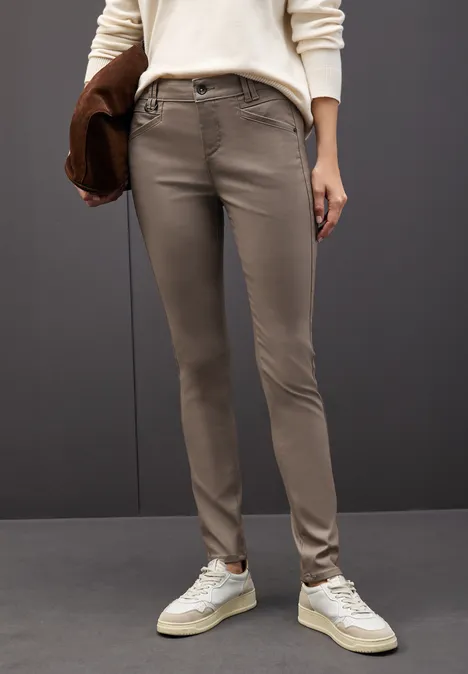 Slim Fit Coated Hose silk brown
