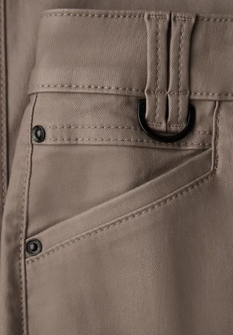 Slim Fit Coated Hose silk brown