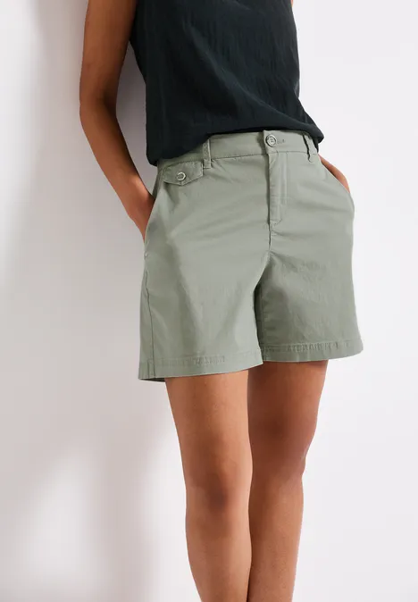 Twill Chino Shorts dusty milky green