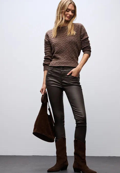 Slim Fit gecoate broek deep roast brown