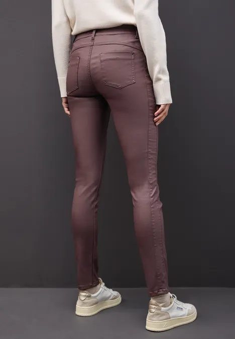 Slim Fit pantalon enduit velvet berry