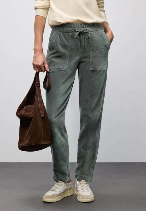 Loose Fit Cordhose balsam green