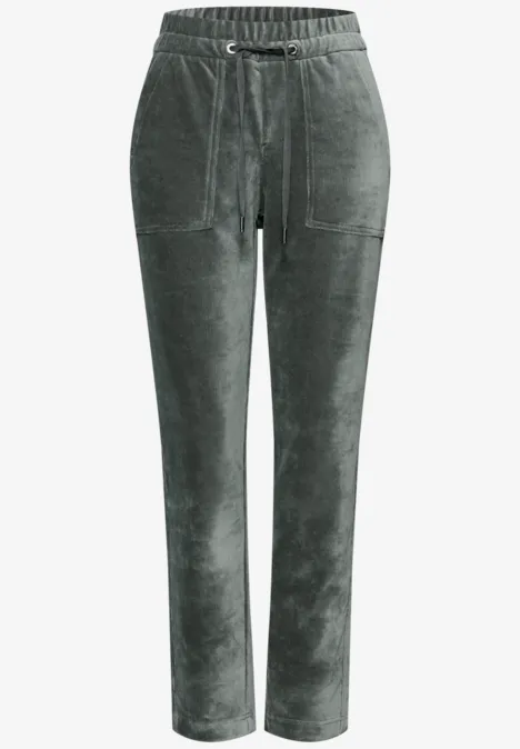 Loose Fit Cordhose balsam green
