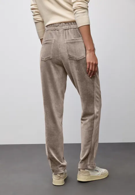 Loose Fit Cordhose silk brown