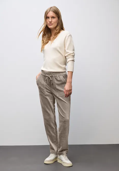 Loose Fit Cordhose silk brown